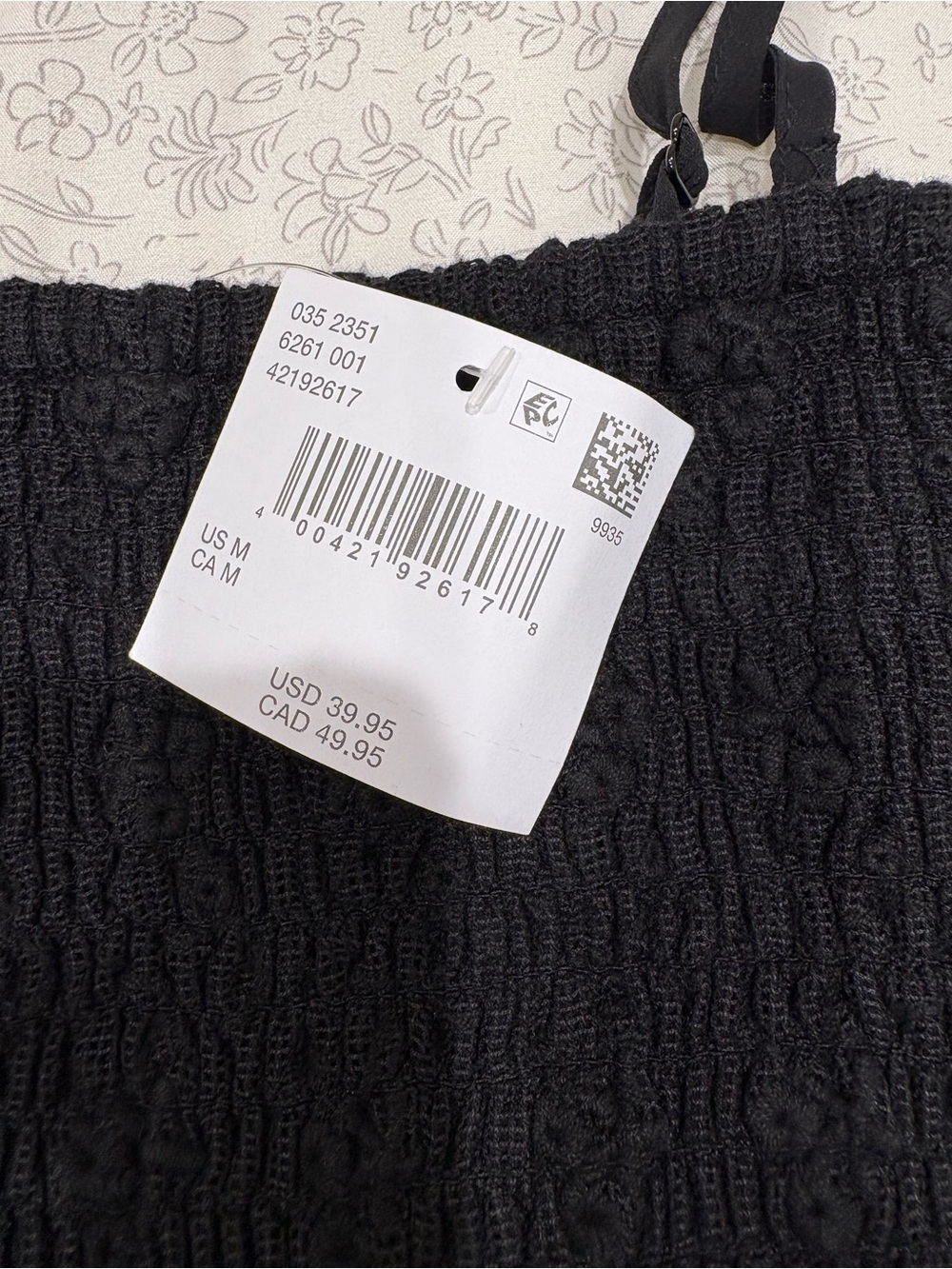 American Eagle Outfitters Black Smocked Eyelet Cami - Picture 2 of 3